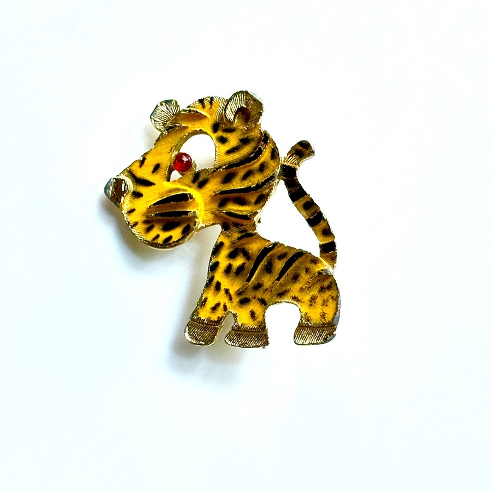 Vintage Enameled Gold Tiger Leopard Cat Brooch Pin Red Rhinestone Eye